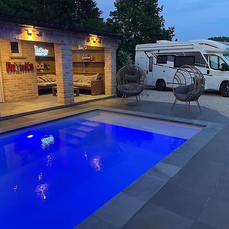 Camper Met Sauna En Zwembad In De Rand Van De Vlaamse Ardennen Hotel Haaltert Bagian luar foto