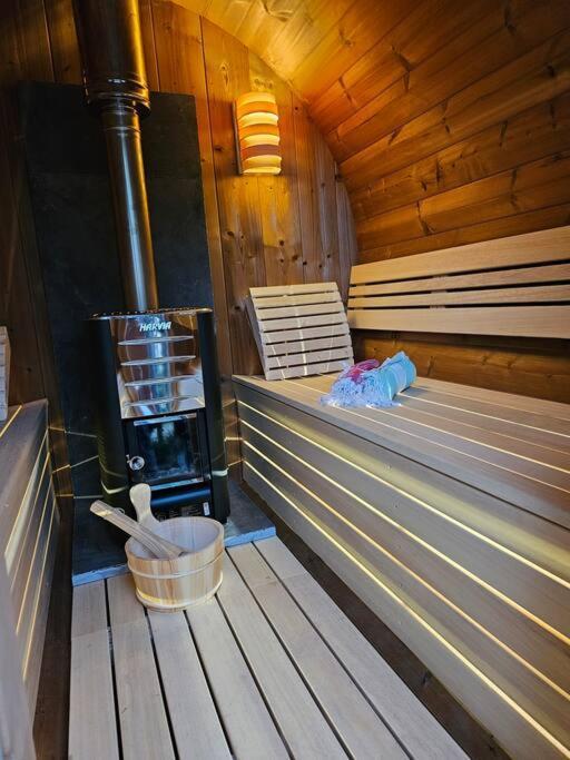 Camper Met Sauna En Zwembad In De Rand Van De Vlaamse Ardennen Hotel Haaltert Bagian luar foto