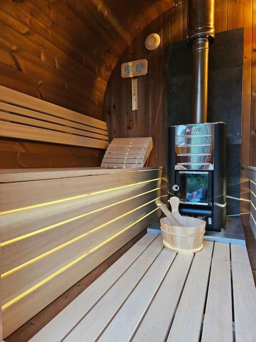 Camper Met Sauna En Zwembad In De Rand Van De Vlaamse Ardennen Hotel Haaltert Bagian luar foto