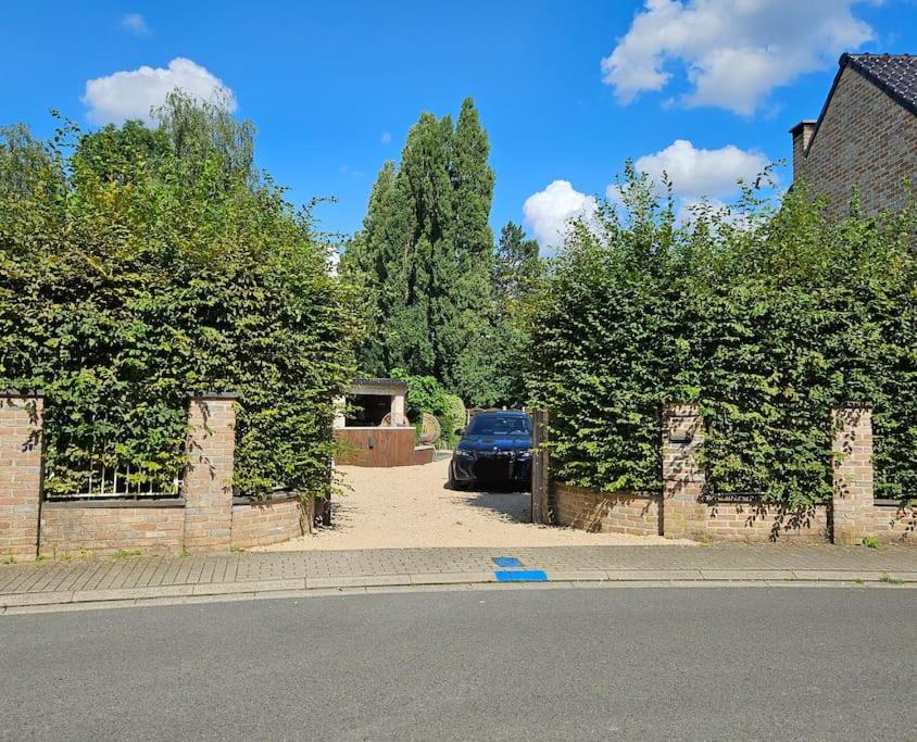 Camper Met Sauna En Zwembad In De Rand Van De Vlaamse Ardennen Hotel Haaltert Bagian luar foto